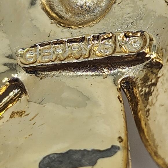 Gerrys Gold Tone Textured Flower Brooch Pin 3D Layered Costume Jewelry Signed - Picture 4 of 5